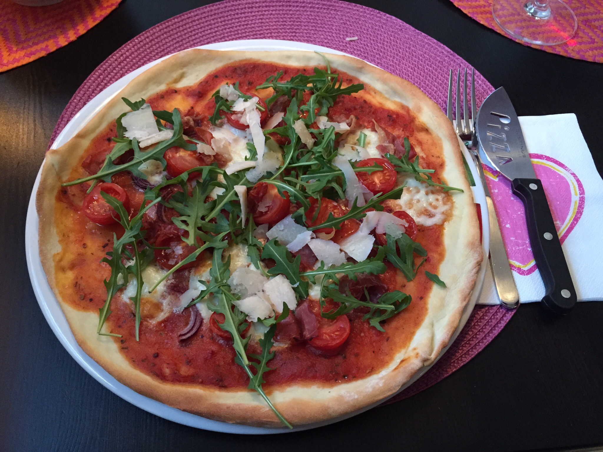 #Pizzasonntag:  Pizza con Rucola e prosciutto